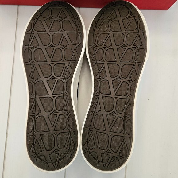 Valentino Garavani Toile Iconographe Sneakers - Size 43.5 IT - 10.5 US - Picture 11 of 13